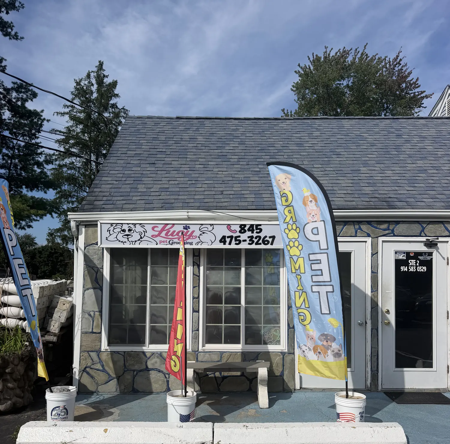 Lucy Pet Grooming storefront at 160 Bryant Pond Rd, Mahopac NY, with parking in front